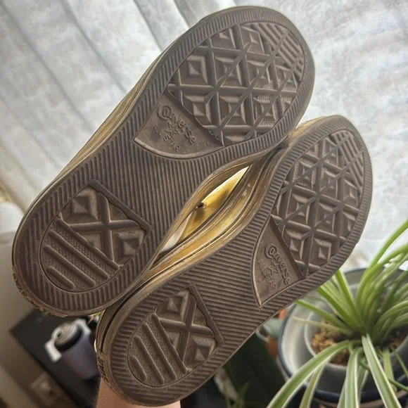 HTF! Womens Sz 9 Converse Chuck Taylor All Stars Synthetic Distressed Spray Gold - Picture 5 of 5